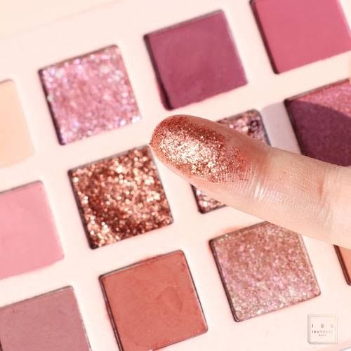 Cryptic Okalan Nude Paleta de Sombras